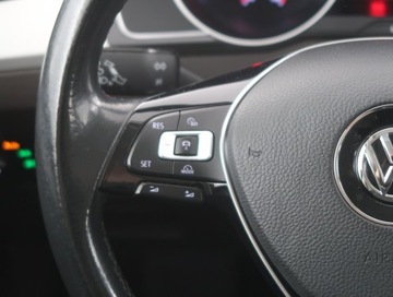 Volkswagen Passat B8 Variant 2.0 TDI BlueMotion SCR 150KM 2016 VW Passat 2.0 TDI, Salon Polska, Serwis ASO, Navi, zdjęcie 17