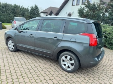Peugeot 5008 I Minivan 1.6 HDi FAP 115KM 2013 Peugeot 5008 Style 1.6hdi 115KM 7-osob Sprawdz 1.6 Diesel 115KM, zdjęcie 4