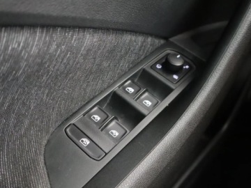 Skoda Kamiq Crossover 1.0 TSI 95KM 2019 Skoda Kamiq 1.0 TSI, Navi, Klima, Klimatronic, zdjęcie 16