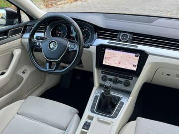 Volkswagen Passat B8 Variant 1.6 TDI BlueMotion SCR 120KM 2016 Volkswagen Passat Zarejestrowany Bogata wersja TOP, zdjęcie 9