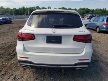 Mercedes GLC C254/X254 2022 Mercedes-Benz GLC 300 4Matic 2022, Pakiet AMG, od ubezpieczalni 2.0 Benzyna, zdjęcie 3