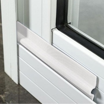 ПРОКЛАДКА УПЛОТНИТЕЛЬНОЙ ЛЕНТЫ ЗАЩИЩАЕТ ОТ ХОЛОДНЫХ СВЕТОВ И ВЕТРА