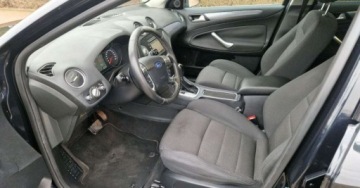 Ford Mondeo IV Kombi 2.0 Duratorq TDCi DPF 140KM 2012 Ford Mondeo Ford Mondeo 2.0 TDCi Titanium 2.0 Diesel 140KM, zdjęcie 10
