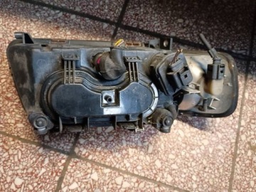 Лампа левая передняя tyc 20-5040 AUDI A3 8L