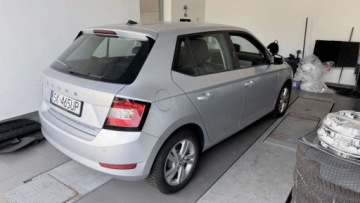 Skoda Fabia III Hatchback Facelifting 1.0 TSI 95KM 2021 Skoda Fabia 1.0 TSI Ambition, 95KM, salon pl, fv23 Benzyna 95KM, zdjęcie 1