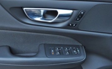 Volvo V60 II  Kombi 2.0 D4 190KM 2020 Volvo V60 VOLVO V60 2.0 B4 197km 2020R R-Design ORYGINAL Fa Vat23 2.0, zdjęcie 16