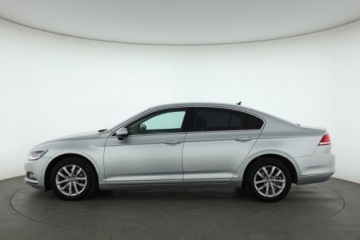 Volkswagen Passat B8 Limousine 2.0 TDI BlueMotion Technology 150KM 2016 VW Passat 2.0 TDI, Salon Polska, Serwis ASO, zdjęcie 2