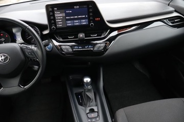 Toyota C-HR I Crossover Facelifting 1.8 Hybrid 122KM 2022 Toyota C-HR 1.8 Hybrid, Serwis ASO, Automat, zdjęcie 7