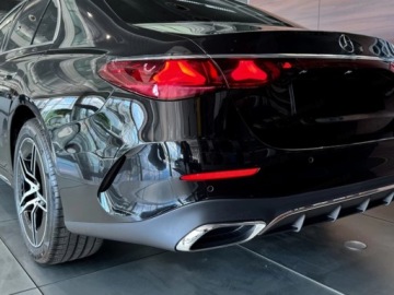 Mercedes Klasa E W214 Sedan 2.0 220d 197KM 2025 E Klasa 220 d 4-Matic AMG 2.0 (197KM) 2025, zdjęcie 3