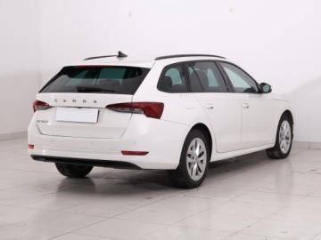 Skoda Octavia IV Kombi 2.0 TDI 115KM 2022 Skoda Octavia 2.0 TDI, Salon Polska, zdjęcie 4