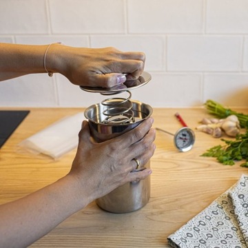 Zestaw Szynkowar 1,5 kg z termometrem i woreczkami