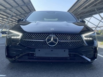 Mercedes CLA C118/X118 Coupe Facelifting 1.3 200 163KM 2025 MERCEDES-BENZ CLA 200 AMG Line Sedan 1.3 (163KM) 2025, zdjęcie 1