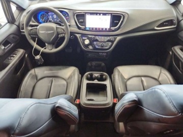 Chrysler Pacifica II 2023 Chrysler Pacifica S AWD, radar, kamery, ekrany 3.6 Benzyna 287KM, zdjęcie 9