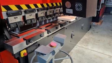 AMADA HFBO 170 t x 4100 8-осевой листогибочный пресс с ЧПУ