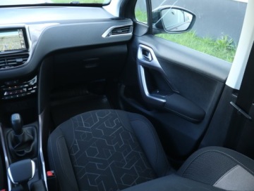 Peugeot 2008 I SUV 1.2 VTi 82KM 2014 Peugeot 2008 1.2 PureTech, Salon Polska, zdjęcie 7