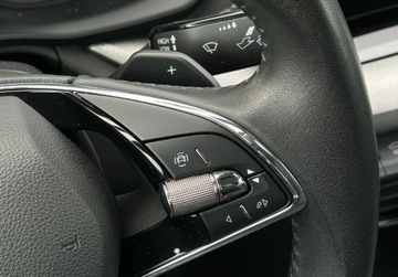 Skoda Octavia IV Liftback 1.0 TSI EVO 110KM 2023 Skoda Octavia Ambition Pakiety, Podgrzewana kierownica i fotele, Kamera,, zdjęcie 22