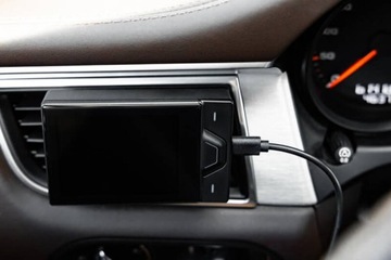 Yanosik RS + abonament 12 miesięcy