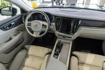 Volvo V60 II  Kombi Facelifting 2.0 B4 B 197KM 2026 Volvo V60 Plus Dark B4 Mild hybrid Benzyna 197 KM, zdjęcie 17