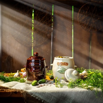 Керамическая бочка объемом 3 литра для засолки огурцов.