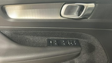Volvo XC40 Crossover Facelifting 2.0 B3 163KM 2022 Volvo XC 40 Core automat benzyna, zdjęcie 12