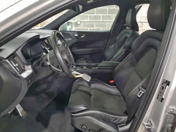 Volvo XC60 II Crossover T5 250KM 2019 Volvo XC 60 T5 R-Design 2019 2.0 Benzyna 250KM, zdjęcie 7