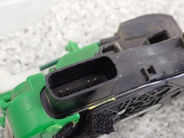 HYUNDAI I40 KOMBI 11-15 ZÁMEK DVEŘE PŘEDNÍ LEVÝ