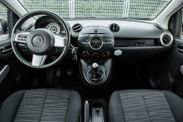 Mazda 2 II Hatchback 5d 1.3 75KM 2009 Mazda 2 Klimatyzacja ! 127 tys km. ! Super Stan !, zdjęcie 4