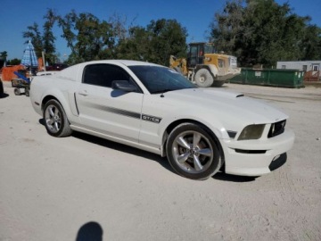 Ford Mustang V 2008 Ford Mustang GT 2008 4.6L 4.6 Benzyna 300KM, zdjęcie 4