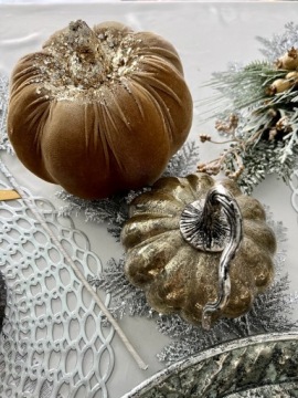 ДЕКОРАТИВНОЕ УКРАШЕНИЕ ТЫКВЫ ИЗ МАТЕРИАЛА БЛЕСКИ 16 СМ