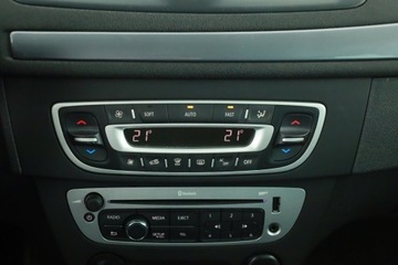 Renault Megane III Grandtour Facelifting 2013 Energy TCe 115KM 2015 Renault Megane 1.2 TCe, Salon Polska, Klima, zdjęcie 9