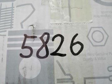 LOKETNÍ OPĚRKA SKŘÍŇKA MERCEDES W204