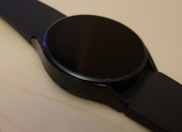 Samsung Galaxy Watch 4 (R860) Черный комплект + ремешок СКИДКА!