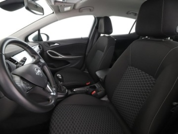 Opel Astra K Hatchback 5d 1.4 Turbo 125KM 2019 Opel Astra Navi, PDC, Bluetooth, zdjęcie 12