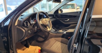 Mercedes Klasa C W205 Kombi Facelifting 1.6 160 129KM 2018 Mercedes-Benz Klasa C 1.6 Benzyna 129KM, zdjęcie 5