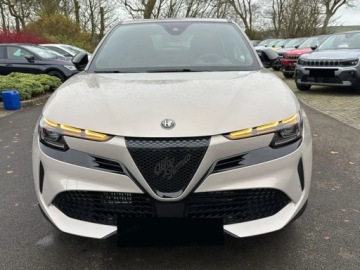 Alfa Romeo Junior SUV 1.2 Hybrid 145KM 2026 ALFA ROMEO Junior Ibrida Ti Suv 1.2 (145KM) 2026, zdjęcie 2