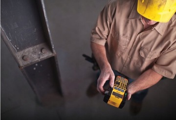 DYMO RHINO Прочная полиэфирная лента 9мм белая