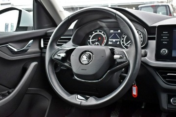 Skoda Kamiq Crossover 1.0 TSI 110KM 2023 Škoda Kamiq Skoda Kamiq Bezwypadkowy / Salon, zdjęcie 17