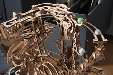 Деревянная дорожка для шариков с цепной талью. Пазл для мраморного бега 3d Ugears