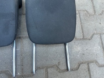 TOYOTA COROLLA VERSO II ZAGŁÓWEK TYLNY 3 RZĄD KOMPLET