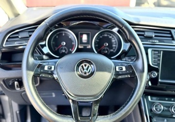 Volkswagen Touran III 2.0 TDI 150KM 2016 Volkswagen Touran 2.0 TDI CR TOP LED DSG Nvi kamera PDC Highline Panorama, zdjęcie 38