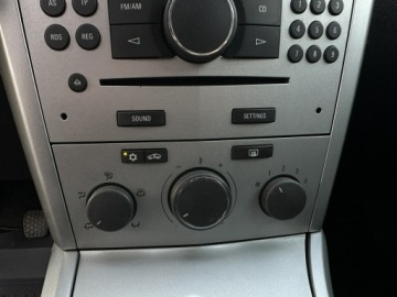 Opel Astra J Hatchback 5d 1.6 Twinport ECOTEC 115KM 2012 Opel Astra 1.6 115KM/SalonPL/Wymienione: rozrząd, zdjęcie 22