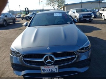Mercedes Klasa C W206 2023 Mercedes-Benz Klasa C C300 4MATIC, od ubezpieczalni 2.0 Benzyna 255KM, zdjęcie 2