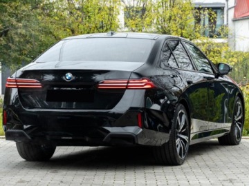 BMW Seria 5 G90-91 Touring 2.0 520d 197KM 2025 BMW Seria 5 520d xDrive Sport Sedan 2.0 (197KM) 2025, zdjęcie 2