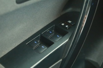 Toyota Auris II Hatchback 5d Facelifting 1.8 Hybrid 136KM 2018 Toyota Auris Hybrid, Salon Polska, Automat, Klima, zdjęcie 14