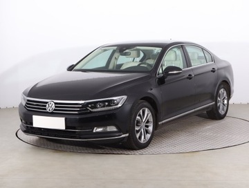 Volkswagen Passat B8 Limousine 1.8 TSI BlueMotion Technology 180KM 2017 VW Passat 1.8 TSI, Salon Polska, Serwis ASO, zdjęcie 1