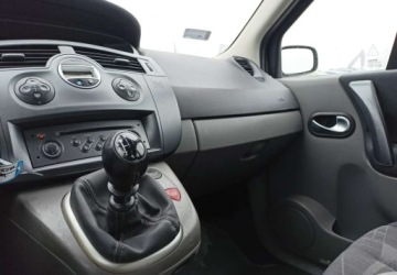 Renault Scenic II 2.0 i 16V 136KM 2004 Renault Scenic Renault Scenic 2.0 Benzyna 135KM, zdjęcie 10