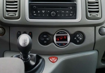 Renault Trafic II Kabina 2.0 dCi 115KM 2013 Renault Trafic Renault Trafic Passenger Expression 2.0 Diesel 114KM, zdjęcie 31