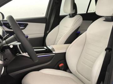 Mercedes GLC C254/X254 Coupe 2.0 200 204KM 2026 MERCEDES-BENZ GLC 200 4-Matic AMG Line 2.0 (204KM) 2025, zdjęcie 3