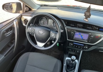 Toyota Auris I Hatchback 3d Facelifting 1.6 Valvematic 132KM 2013 Toyota Auris nawigacja, kamera cofania 1.6 Benzyna 132KM, zdjęcie 21
