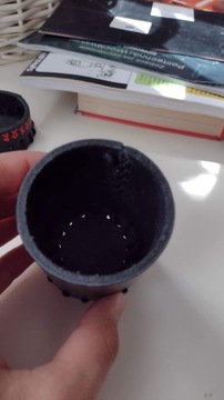 Кожаная кружка для игры в кости Руника, Черный и Красный